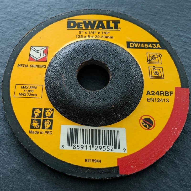 125mm Đá mài kim loại DeWalt DW4543A-B1 chính hãng chuyên dùng mài sắt, thép và kim loại hiệu quả cao. Độ bền vượt trội, cắt mài ổn định, phù hợp cho thợ cơ khí và công trình chuyên nghiệp.