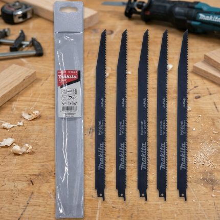 Hình ảnh thực tế Bộ 5 lưỡi cưa kiếm cắt gỗ dài 300mm Makita B-03030 chính hãng với thiết kế răng cưa sắc bén, chiều dài 300mm giúp cắt nhanh các loại gỗ mềm, gỗ cứng, ván ép, pallet và vật liệu gỗ trong xây dựng. Sản phẩm được chế tạo từ thép chất lượng cao, tăng độ bền, hạn chế mài mòn và mang lại hiệu suất cắt ổn định trong thời gian dài. Bộ 5 lưỡi cưa kiếm cắt gỗ dài 300mm Makita B-03030 là lựa chọn lý tưởng cho thợ mộc, thợ xây dựng và các đơn vị thi công chuyên nghiệp cần tốc độ cắt nhanh, đường cắt chính xác và tuổi thọ lưỡi cao. Phân phối chính hãng tại Công Nghiệp An Toàn, cam kết chất lượng, giá tốt và giao hàng toàn quốc.