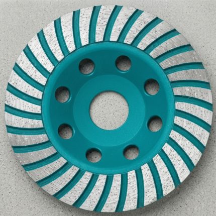 Chén mài đá/bê tông Total TAC2411251 là phụ kiện chuyên dụng dùng để mài phẳng, làm nhẵn và xử lý bề mặt bê tông, đá tự nhiên, đá granite và vật liệu xây dựng cứng. Thiết kế vành kim cương dạng Turbo giúp tăng tốc độ mài, giảm rung lắc và nâng cao hiệu quả làm việc. Chén mài Total TAC2411251 có độ bền cao, khả năng chịu mài mòn tốt, phù hợp cho các công trình xây dựng, xưởng gia công đá và thợ thi công chuyên nghiệp.