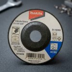 Đá mài 100x3x16mm AC80 Makita B-18269 là phụ kiện mài kim loại chất lượng cao, giúp loại bỏ bavia, làm nhẵn bề mặt sắt thép nhanh chóng. Sản phẩm AC80 có khả năng chịu nhiệt tốt, tuổi thọ lâu dài và vận hành ổn định. Kích thước 100x3x16mm tương thích với nhiều dòng máy mài góc phổ biến. Sản phẩm chính hãng Makita, phân phối bởi Công Nghiệp An Toàn, đảm bảo chất lượng và an toàn khi sử dụng.