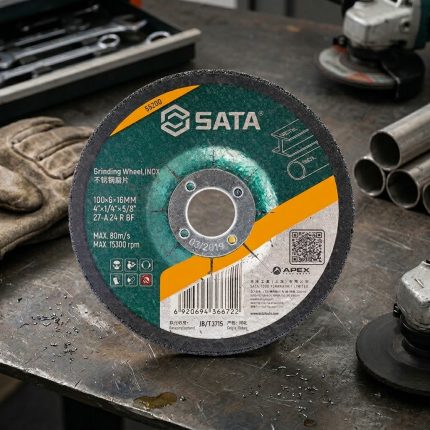 Đá mài kim loại 125×6.0×22.23MM SATA 55222 là sản phẩm chuyên dụng cho công việc mài bavia, làm sạch mối hàn và gia công bề mặt kim loại. Với thiết kế tiêu chuẩn 125mm, độ dày 6.0mm và lỗ trục 22.23mm, sản phẩm mang lại khả năng mài mạnh mẽ, độ bền cao và hiệu suất ổn định. Đá mài SATA 55222 phù hợp sử dụng trên các dòng máy mài góc phổ biến trong ngành cơ khí, xây dựng và sản xuất công nghiệp. Sản phẩm chính hãng được phân phối bởi Công Nghiệp An Toàn, đáp ứng nhu cầu làm việc liên tục với độ an toàn và hiệu quả cao.