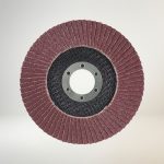 Đĩa nhám xếp A120 100x16mm Makita D-63426 là phụ kiện mài chuyên dụng cho kim loại và inox, giúp hoàn thiện bề mặt, loại bỏ bavia nhỏ và tạo độ mịn chính xác. Được làm từ hạt nhám chất lượng cao kết hợp đế chắc chắn, sản phẩm mang lại hiệu suất ổn định, tuổi thọ lâu dài và bề mặt gia công đồng đều
