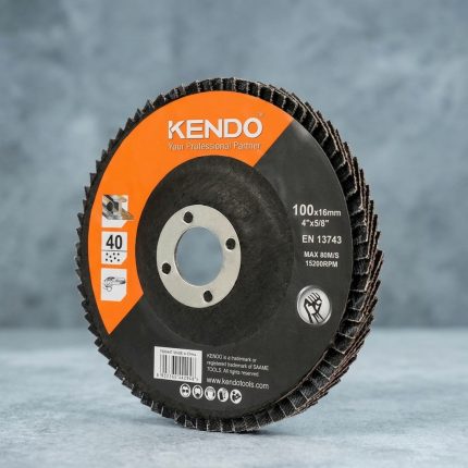 Đĩa nhám xếp Ø100×16mm×60# Kendo 75906041 là giải pháp tối ưu cho các công việc mài tinh, làm mịn và hoàn thiện bề mặt kim loại. Với độ nhám 60#, sản phẩm giúp loại bỏ các vết xước nhỏ, làm sạch bavia và tạo bề mặt đồng đều trên thép, inox, sắt và kim loại màu. Thiết kế nhám xếp chất lượng cao mang lại khả năng mài ổn định, tuổi thọ bền bỉ và hiệu suất vượt trội. Đĩa nhám xếp Ø100×16mm×60# Kendo 75906041 là lựa chọn lý tưởng cho thợ cơ khí, xưởng gia công kim loại và các ứng dụng công nghiệp chuyên nghiệp