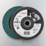 Đĩa nhám xếp P60 180mm Bosch 2608608289 là dòng nhám xếp cao cấp chuyên dùng cho inox và kim loại, giúp xử lý mối hàn, làm sạch bavia và hoàn thiện bề mặt hiệu quả. Với độ nhám P60 cùng công nghệ hạt nhám chất lượng cao của Bosch, sản phẩm mang lại khả năng mài ổn định, tuổi thọ vượt trội, giảm rung lắc và tạo bề mặt đồng đều. Đây là lựa chọn lý tưởng cho các xưởng cơ khí, gia công inox và sản xuất công nghiệp chuyên nghiệp.