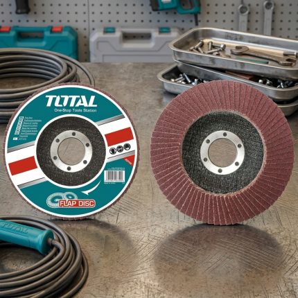 Nhám xếp P80 Total TAC6310033 100x16mm là đĩa nhám xếp chất lượng cao chuyên dùng để làm mịn bề mặt kim loại, xử lý mối hàn và hoàn thiện chi tiết cơ khí. Với độ nhám P80, sản phẩm mang lại khả năng mài ổn định, bề mặt hoàn thiện đẹp, tuổi thọ cao và phù hợp cho các công việc gia công thép, inox và kim loại màu.