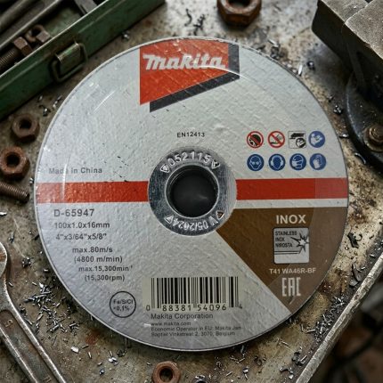 Đá cắt mỏng cho Inox 100x1x16mm Makita D-65947 chính hãng chuyên dùng cắt inox, thép không gỉ với đường cắt sắc bén, ít ba via, độ bền cao. Sản phẩm phù hợp cho máy mài cầm tay 100mm, tốc độ cắt nhanh, ổn định và an toàn trong quá trình gia công kim loại tại xưởng cơ khí, công trình và dân dụng.