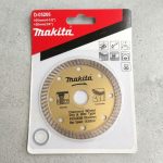 Lưỡi cắt khô Makita D-05206 (115x20mm) là sản phẩm chất lượng cao, được thiết kế chuyên dụng cho các công việc cắt khô đá, gạch, bê tông và vật liệu xây dựng. Với đường kính 115mm và lỗ trục 20mm, sản phẩm dễ dàng lắp đặt trên các máy cắt góc hoặc máy cắt cầm tay thông dụng. Lưỡi cắt Makita D-05206 mang lại đường cắt sắc gọn, ít ba via, bền bỉ và hiệu quả cao, phù hợp cho cả thợ xây dựng chuyên nghiệp và công việc gia đình. Sản phẩm được phân phối bởi Công Nghiệp An Toàn, đảm bảo chính hãng, chất lượng và an toàn khi sử dụng.