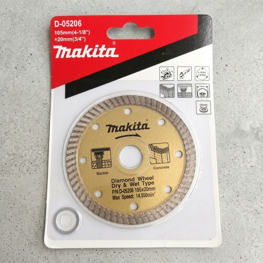 Lưỡi cắt khô Makita D-05206 (115x20mm) là sản phẩm chất lượng cao, được thiết kế chuyên dụng cho các công việc cắt khô đá, gạch, bê tông và vật liệu xây dựng. Với đường kính 115mm và lỗ trục 20mm, sản phẩm dễ dàng lắp đặt trên các máy cắt góc hoặc máy cắt cầm tay thông dụng. Lưỡi cắt Makita D-05206 mang lại đường cắt sắc gọn, ít ba via, bền bỉ và hiệu quả cao, phù hợp cho cả thợ xây dựng chuyên nghiệp và công việc gia đình. Sản phẩm được phân phối bởi Công Nghiệp An Toàn, đảm bảo chính hãng, chất lượng và an toàn khi sử dụng.