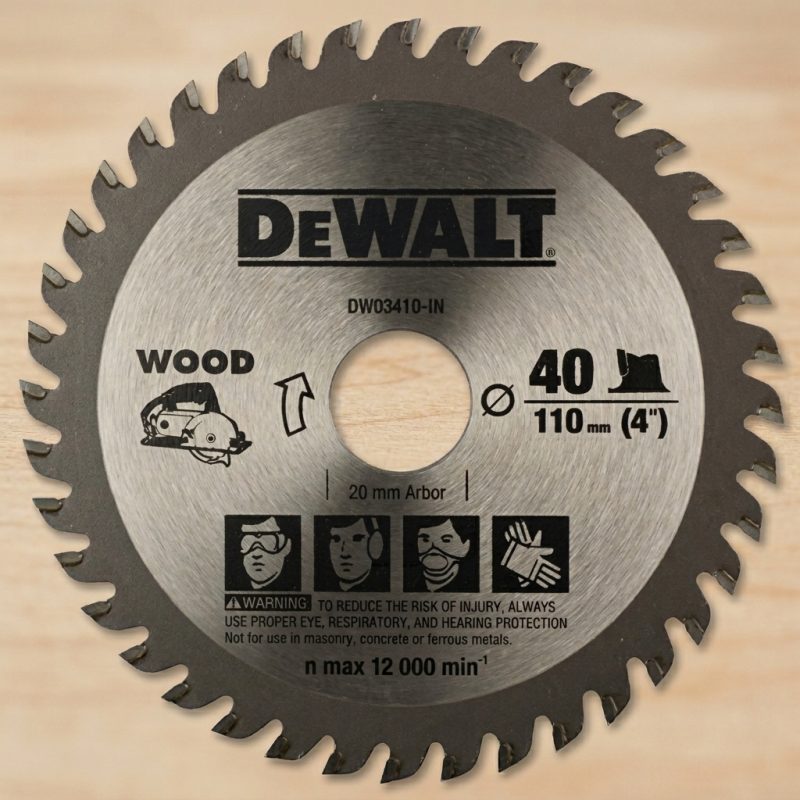 110mm x 40T Lưỡi cưa gỗ Dewalt DW03410-B1 chính hãng, 40 răng cưa hợp kim, cắt gỗ tự nhiên và gỗ công nghiệp mịn, giảm rung, nâng cao độ chính xác, bền bỉ khi sử dụng với các máy cưa bàn hoặc cưa trượt Dewalt.