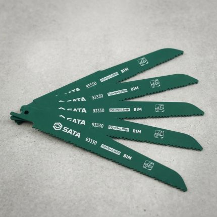 Hình ảnh thực tế Bộ 5 lưỡi cưa kiếm cắt sắt 150mm 8-18T SATA 93330S với thiết kế răng cưa Bi-Metal bền bỉ, chuyên dùng cắt sắt, thép, kim loại màu và vật liệu kim loại mỏng. Lưỡi cưa SATA 93330S có chiều dài 150mm, bước răng 8-18T linh hoạt, cho đường cắt nhanh, chính xác và tuổi thọ cao. Phù hợp sử dụng với các dòng máy cưa kiếm phổ biến trong cơ khí, xây dựng, lắp đặt và bảo trì công nghiệp.