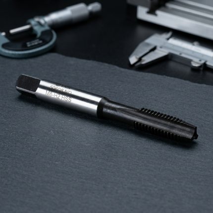 Bộ 5 mũi khoan tạo ren taro M16x2mm SATA 50616 được chế tạo từ thép gió HSS cao cấp, chuyên dùng tạo ren M16x2 chính xác trên thép, nhôm và kim loại màu, phù hợp cho gia công cơ khí, bảo trì thiết bị và sản xuất công nghiệp.