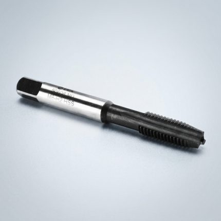 Bộ 5 mũi khoan tạo ren taro M4x0.7mm SATA 50604 được chế tạo từ thép gió HSS chất lượng cao, chuyên dùng để gia công ren hệ mét M4x0.7mm với độ chính xác cao, khả năng thoát phoi hiệu quả và tuổi thọ sử dụng lâu dài. Sản phẩm phù hợp cho gia công cơ khí chính xác, sửa chữa máy móc, bảo trì thiết bị và sản xuất công nghiệp trên nhiều loại vật liệu kim loại thông dụng.