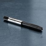 Bộ 5 mũi khoan tạo ren taro M6x1mm SATA 50606 được chế tạo từ thép gió HSS cao cấp, chuyên dùng tạo ren M6x1 chính xác trên thép, nhôm và kim loại màu, phù hợp cho gia công cơ khí, bảo trì thiết bị và sản xuất công nghiệp.