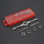 Bộ dụng cụ ta rô Workpro WP309009 chính hãng gồm mũi taro, bàn ren, tay quay bàn ren và phụ kiện đi kèm, được đựng trong hộp nhựa chuyên dụng, phù hợp gia công và sửa chữa ren trong, ren ngoài trên thép, nhôm, đồng và nhiều vật liệu kim loại khác, đáp ứng nhu cầu cơ khí, bảo trì và sửa chữa chuyên nghiệp.