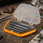 Bộ taro nhổ ốc gẩy 5 cái Tolsen 33505 gồm 5 đầu tháo bu lông gãy ren xoắn ngược bằng thép hợp kim, đựng trong hộp nhựa màu cam tiện lợi, chuyên dùng lấy ốc vít bị gãy, trờn ren hoặc kẹt cứng trong sửa chữa cơ khí, ô tô và bảo trì thiết bị công nghiệp.