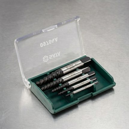 Bộ tarô nhổ ốc gãy 5 chi tiết Sata 09704A gồm 5 đầu tháo bu lông gãy ren xoắn ngược bằng thép hợp kim, đựng trong hộp nhựa màu xanh, chuyên dùng lấy ốc vít bị gãy, trờn ren hoặc kẹt cứng trong sửa chữa ô tô, cơ khí và bảo trì thiết bị công nghiệ