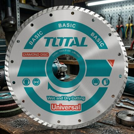 Hình ảnh Đĩa cắt gạch khô ướt Total TAC2132303 230x22mm chuyên dụng cho các công việc cắt gạch men, gạch ceramic, gạch granite, đá tự nhiên và vật liệu xây dựng với độ chính xác cao. Được trang bị vành cắt kim cương liên tục chất lượng cao, sản phẩm cho khả năng cắt khô và cắt ướt linh hoạt, giúp đường cắt sắc nét, giảm sứt mẻ và tăng hiệu quả thi công. Đĩa cắt gạch khô ướt Total TAC2132303 230x22mm là lựa chọn lý tưởng cho thợ xây dựng, thợ ốp lát và các công trình chuyên nghiệp yêu cầu độ bền và độ hoàn thiện cao.