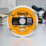 Hình ảnh sản phẩm Đĩa cắt gạch ướt Ingco DMD021252M chính hãng, lưỡi cắt kim cương chất lượng cao giúp cắt gạch men, gạch ceramic, đá và các vật liệu xây dựng khác hiệu quả. Sản phẩm hỗ trợ cắt ướt giảm bụi, hạn chế mẻ cạnh và giữ đường cắt mịn, thích hợp cho thợ ốp lát và công trình chuyên nghiệp.