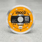 Hình ảnh đĩa cắt gạch ướt Ingco DMD021802M chính hãng, lưỡi cắt kim cương sắc bén giúp cắt gạch, đá và các vật liệu xây dựng hiệu quả. Hỗ trợ cắt ướt, giảm bụi, hạn chế mẻ cạnh và tạo đường cắt mịn, thích hợp cho thợ ốp lát, công trình chuyên nghiệp và thi công nội thất.