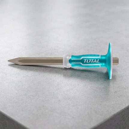Hình ảnh Đục bê tông mũi nhọn Total THT4421216 4x305mm chính hãng với thiết kế đầu nhọn sắc bén, thân thép hợp kim cường lực và tay cầm chống trượt chắc chắn. Sản phẩm chuyên dùng để đục phá bê tông, gạch, đá, vữa và các vật liệu xây dựng cứng bằng phương pháp thủ công. Với chiều dài 305mm và đường kính 4mm, đục mang lại khả năng truyền lực tốt, độ bền cao và hiệu quả thi công vượt trội.