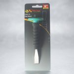 Hình ảnh thể hiện Đục dẹt 12x150mm Korper KP-138-01-12 chính hãng với thiết kế tay cầm chống trượt, tấm chắn bảo vệ tay an toàn và lưỡi đục dẹt sắc bén rộng 12 mm. Sản phẩm được chế tạo từ thép hợp kim chịu lực cao, chuyên dùng để đục, cắt, tạo rãnh trên kim loại, bê tông mỏng, gạch và các vật liệu xây dựng khác. Với chiều dài 150 mm, sản phẩm mang lại khả năng thao tác linh hoạt, độ bền vượt trội và phù hợp cho thợ cơ khí, xây dựng cũng như công tác sửa chữa chuyên nghiệp.
