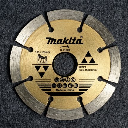 Lưỡi cắt bê tông Makita D-71009 (105mm) là dòng lưỡi cắt kim cương chuyên dụng được thiết kế để cắt bê tông, gạch xây, đá nhân tạo và các vật liệu xây dựng phổ biến với hiệu suất cao. Sản phẩm có đường kính 105mm, lỗ trục 20mm cùng vành cắt phủ hạt kim cương chất lượng cao giúp tăng tốc độ cắt, giảm hao mòn và nâng cao tuổi thọ sử dụng. Thiết kế các khe tản nhiệt lớn trên thân lưỡi giúp Lưỡi cắt bê tông Makita D-71009 (105mm) giảm nhiệt hiệu quả trong quá trình vận hành liên tục, hạn chế cong vênh và duy trì độ ổn định khi cắt. Sản phẩm cho đường cắt sắc nét, ít sứt mẻ, phù hợp với thợ xây dựng, đơn vị thi công công trình, đội lắp đặt cơ điện và các xưởng gia công vật liệu xây dựng. Với chất lượng chính hãng Makita, lưỡi cắt mang lại hiệu suất làm việc bền bỉ, an toàn và tiết kiệm chi phí thay thế trong thời gian dài. Công Nghiệp An Toàn cung cấp sản phẩm chính hãng, hỗ trợ kỹ thuật chuyên sâu và giao hàng trên toàn quốc.