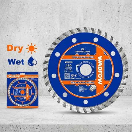 Hình ảnh Lưỡi cắt gạch đa năng 180x22.2mm Wadfow WDC3K04 chính hãng với thiết kế Turbo Diamond Disc cao cấp, chuyên dùng để cắt gạch men, gạch ceramic, gạch granite, đá tự nhiên và nhiều loại vật liệu xây dựng khác. Sản phẩm hỗ trợ cả cắt khô và cắt ướt, cho đường cắt sắc nét, hạn chế sứt mẻ, độ bền cao và hiệu suất làm việc ổn định. Với đường kính 180mm và lỗ trục 22.2mm tiêu chuẩn, Wadfow WDC3K04 tương thích với nhiều dòng máy cắt gạch và máy mài cầm tay phổ biến hiện nay.
