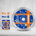 Lưỡi cắt gạch khô-ướt 100x16mm Wadfow WDC1K06 là lưỡi cắt kim cương đa năng chuyên dùng cho các công việc cắt gạch men, gạch ceramic, gạch granite, đá tự nhiên và vật liệu xây dựng. Thiết kế rãnh phân đoạn giúp tăng khả năng tản nhiệt, giảm ma sát và nâng cao hiệu suất cắt trong cả điều kiện cắt khô và cắt ướt. Với kích thước 100x16mm, tốc độ quay tối đa 15.300 vòng/phút, lưỡi cắt Wadfow WDC1K06 mang đến đường cắt sắc nét, hạn chế sứt mẻ và đảm bảo độ bền vượt trội cho các công trình xây dựng và hoàn thiện nội thất.