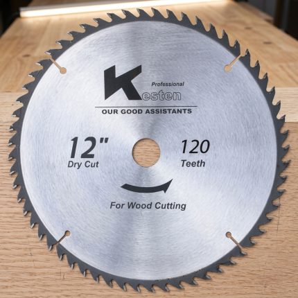 Lưỡi cắt gỗ 120 răng Kesten KCM-0107 (305x3.0x120T) là dòng lưỡi cưa hợp kim cao cấp được thiết kế dành cho các công việc cắt gỗ yêu cầu độ hoàn thiện cao. Với đường kính 305mm cùng thiết kế 120 răng hợp kim siêu cứng, sản phẩm tạo ra đường cắt cực mịn, hạn chế tối đa tình trạng sứt mẻ và cháy cạnh trên bề mặt vật liệu. Lưỡi cắt gỗ 120 răng Kesten KCM-0107 (305x3.0x120T) phù hợp để gia công gỗ tự nhiên, MDF, HDF, ván ép, gỗ phủ Melamine và nhiều loại gỗ công nghiệp khác. Thân lưỡi được gia công cân bằng chính xác giúp giảm rung động, tăng độ ổn định và nâng cao chất lượng thành phẩm trong quá trình sản xuất. Đây là lựa chọn lý tưởng cho xưởng nội thất, cơ sở sản xuất đồ gỗ, đơn vị thi công hoàn thiện và thợ mộc chuyên nghiệp cần đường cắt sắc nét, chính xác và bền bỉ. Công Nghiệp An Toàn cung cấp sản phẩm chính hãng với giá cạnh tranh, hỗ trợ kỹ thuật và giao hàng trên toàn quốc.