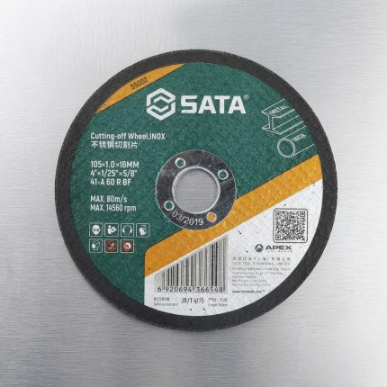 Lưỡi cắt kim loại 105×1.0×16MM SATA 55002 là đá cắt inox và kim loại mỏng chuyên dụng được thiết kế cho máy mài góc cầm tay. Với kích thước 105mm x 1.0mm x 16mm, sản phẩm cho khả năng cắt nhanh, đường cắt mịn, ít ba via và giảm hao hụt vật liệu. Được sản xuất theo tiêu chuẩn chất lượng SATA, lưỡi cắt có độ bền cao, vận hành ổn định ở tốc độ lớn, phù hợp để cắt inox, thép tấm, thép hộp và nhiều loại kim loại khác trong cơ khí, xây dựng và gia công công nghiệp.