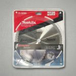 Hình ảnh sản phẩm Lưởi cắt kim loại 63 răng Makita E-12083 (305 x 25.4mm) chính hãng thuộc dòng Efficut Metal cao cấp, chuyên dùng cho máy cắt kim loại bàn. Với thiết kế 63 răng hợp kim siêu cứng, lưỡi cắt cho khả năng cắt sắt, thép và kim loại màu nhanh chóng, chính xác, ít tia lửa và giảm ba via hiệu quả. Sản phẩm phù hợp cho xưởng cơ khí, nhà máy sản xuất kết cấu thép và các công trình công nghiệp yêu cầu hiệu suất cắt cao.