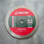 Lưỡi cắt sắt hợp kim 185x20mm x 32T Dekton DK-B185S là lưỡi cắt kim loại chuyên dụng dành cho máy cắt sắt, được trang bị 32 răng hợp kim TCT cao cấp giúp cắt nhanh, chính xác các loại sắt hộp, thép ống, thép hình và kim loại màu. Thiết kế đường kính 185mm, lỗ trục 20mm cho khả năng vận hành ổn định, giảm tia lửa, ít ba via và nâng cao hiệu quả gia công cơ khí chuyên nghiệp.
