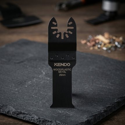 Lưỡi cắt sâu (Bi-metal) kích thước 28.5×54×104mm Kendo 50120412 là phụ kiện chuyên dụng cho máy cắt rung đa năng, hỗ trợ cắt sâu trên gỗ, nhựa PVC, kim loại mỏng và vật liệu tổng hợp. Chất liệu Bi-metal cao cấp giúp tăng độ bền, chống mài mòn, chịu nhiệt tốt và duy trì độ sắc bén trong thời gian dài. Sản phẩm phù hợp cho thợ mộc, cơ khí, thi công nội thất và sửa chữa chuyên nghiệp cần những đường cắt sâu, chính xác và hiệu quả.