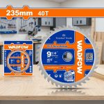 Hình ảnh Lưỡi cưa gỗ 235mm 40T Wadfow WTC1K07 chính hãng với thiết kế TCT Saw Blade 40 răng hợp kim cao cấp, chuyên dùng để cắt gỗ tự nhiên, gỗ công nghiệp, MDF, HDF, ván ép và các vật liệu nội thất yêu cầu độ hoàn thiện cao. Với đường kính 235mm cùng 40 răng hợp kim Tungsten Carbide (TCT) sắc bén, sản phẩm tạo đường cắt mịn đẹp, hạn chế xơ cạnh và giảm hao hụt vật liệu. Lưỡi cưa gỗ 235mm 40T Wadfow WTC1K07 được chế tạo từ thép chất lượng cao, giúp tăng độ bền, giảm rung lắc và mang lại hiệu suất cắt ổn định cho các xưởng mộc, đơn vị sản xuất nội thất và công trình xây dựng chuyên nghiệp.
