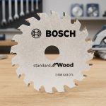 Lưỡi cưa gỗ 85x15mm T20 Bosch 2608643071 là lưỡi cưa hợp kim chuyên dụng thuộc dòng Bosch Standard for Wood, được thiết kế tối ưu cho các máy cưa đa năng và máy cắt rung. Với đường kính 85mm, lỗ trục 15mm và 20 răng hợp kim sắc bén, sản phẩm cho khả năng cắt nhanh, chính xác trên gỗ tự nhiên, gỗ công nghiệp, MDF và ván ép. Lưỡi cưa gỗ 85x15mm T20 Bosch 2608643071 giúp tạo đường cắt sạch, giảm sứt mẻ cạnh vật liệu và nâng cao hiệu quả thi công trong các công việc mộc, nội thất và sửa chữa chuyên nghiệp.