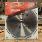 Hình ảnh chi tiết Lưỡi cưa gỗ Makita D-72372 (305x25.4x80T) tại Công Nghiệp An Toàn. Lưỡi cưa hợp kim 80 răng, đường kính 305mm, lỗ trục 25.4mm, thiết kế bền chắc, hiệu suất cao, phù hợp cắt gỗ tự nhiên, ván ép và gỗ công nghiệp. Sản phẩm Makita chính hãng, hỗ trợ Freeship và đảm bảo an toàn khi sử dụng.