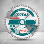 Hình ảnh Lưỡi cưa gỗ hợp kim TCT 60 răng Total TAC2311043T 180mm có 60 răng hợp kim TCT, đường kính 180mm, cho khả năng cắt gỗ tự nhiên, MDF, HDF, plywood và gỗ ghép thanh. Lưỡi cưa Total TAC2311043T giúp cắt nhanh, đường cắt mịn, ít sứt mẻ, tăng độ chính xác và tuổi thọ, phù hợp với thợ mộc chuyên nghiệp, xưởng nội thất và người dùng DIY.