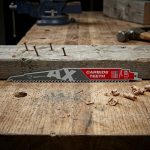 Hình ảnh mô tả Lưỡi cưa kiếm gỗ Milwaukee AX Carbide T5-150.24mm (1 chiếc) chất lượng cao, phù hợp cắt gỗ, gỗ tẩm, gỗ có đinh và vật liệu gỗ công nghiệp. Răng carbide giúp đường cắt mượt, chính xác, giảm rung, tăng tuổi thọ và hiệu quả làm việc. Thích hợp sử dụng với máy cưa kiếm cầm tay tiêu chuẩn T5.