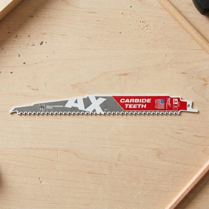 Hình ảnh sản phẩm Lưỡi cưa kiếm gỗ Milwaukee AX T5-225.36mm (Bộ 5 lưỡi) chính hãng Milwaukee, thiết kế răng carbide bền sắc, thích hợp cắt gỗ, gỗ có đinh, ván ép và pallet. Bộ 5 lưỡi giúp thay thế nhanh chóng, tiết kiệm thời gian, đảm bảo đường cắt chính xác và hiệu suất cắt mạnh mẽ. Phân phối tại Công Nghiệp An Toàn, Freeship và chính hãng 100%.