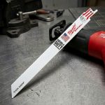 Hình ảnh Lưỡi cưa kiếm sắt Milwaukee TORCH loại mỏng T18-152.4mm (Bộ 5 lưỡi) chính hãng Milwaukee, ứng dụng công nghệ TORCH™ Thin Kerf kết hợp vật liệu Bi-Metal cao cấp giúp tăng tốc độ cắt, giảm lực cản và kéo dài tuổi thọ sử dụng. Với thiết kế 18 TPI (18 răng/inch), sản phẩm chuyên dùng để cắt inox, thép tấm mỏng, ống kim loại và các vật liệu yêu cầu độ chính xác cao. Lưỡi cưa kiếm sắt Milwaukee TORCH loại mỏng T18-152.4mm (Bộ 5 lưỡi) mang lại đường cắt sạch, ít ba via, tối ưu hiệu suất cho máy cưa kiếm dùng pin và máy cưa kiếm công nghiệp.