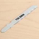 Hình ảnh Lưỡi cưa lộng sắt nhôm Tolsen 76811 chính hãng được thiết kế chuyên dụng để cắt sắt mỏng, nhôm, kim loại màu và các vật liệu kim loại có độ dày vừa phải. Sản phẩm sở hữu răng cưa nhỏ, sắc bén cùng chất liệu thép hợp kim chất lượng cao giúp tăng độ chính xác, giảm rung lắc và tạo đường cắt mịn đẹp. Lưỡi cưa lộng sắt nhôm Tolsen 76811 tương thích với nhiều dòng máy cưa lọng phổ biến, là lựa chọn lý tưởng cho thợ cơ khí, thợ nhôm kính, xưởng gia công kim loại và người dùng DIY cần hiệu suất cắt ổn định và độ bền cao.