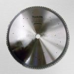 Hình ảnh Lưỡi hợp kim cắt sắt, inox Makita B-23151 dành cho LC1230 chính hãng, được thiết kế chuyên dụng để cắt sắt hộp, thép hình, thép tấm và inox với độ chính xác cao. Sản phẩm sử dụng răng hợp kim siêu cứng giúp đường cắt sắc nét, ít ba via, giảm tia lửa và hạn chế biến dạng vật liệu so với đá cắt thông thường. Lưỡi hợp kim cắt sắt, inox Makita B-23151 dành cho LC1230 là lựa chọn lý tưởng cho các xưởng cơ khí, gia công kim loại và công trình công nghiệp yêu cầu hiệu suất làm việc cao, tuổi thọ bền bỉ và chi phí vận hành tối ưu.