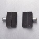 Lưỡi kềm thủy lực cắt sắt tròn Asaki AK-6720 là phụ kiện thay thế chuyên dụng cho kềm cắt thủy lực, được chế tạo từ thép hợp kim cứng cáp, chịu lực tốt và chống mài mòn hiệu quả. Sản phẩm giúp cắt sắt tròn nhanh, chính xác, phù hợp cho ngành cơ khí, xây dựng, điện lực và thi công công nghiệp, duy trì hiệu suất làm việc ổn định và an toàn.
