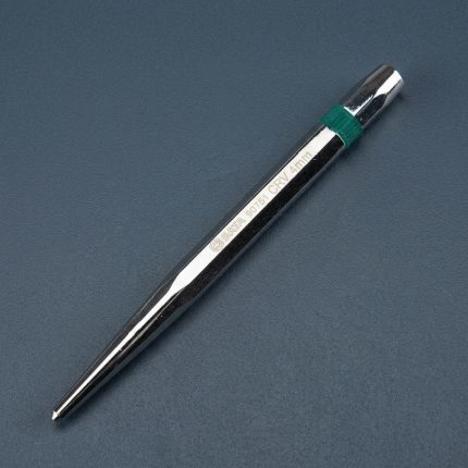 Mũi đục SATA 90762 5 x120mm chính hãng được chế tạo từ thép hợp kim CR-V cao cấp, sở hữu đầu đục 5mm sắc bén và chiều dài 120mm, chuyên dùng để đục kim loại, tạo dấu cơ khí, tháo chốt, sửa chữa máy móc và gia công chi tiết chính xác với độ bền cao, khả năng chịu va đập tốt và hiệu suất làm việc ổn định trong môi trường công nghiệp.