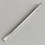 Hình ảnh thể hiện Mũi đục SDS Max Bosch 2608690233 chính hãng với thiết kế thân dài bằng thép hợp kim cường lực, đầu đục dẹt sắc bén chuyên dùng cho máy đục bê tông chuẩn SDS Max. Sản phẩm được tối ưu để đục phá bê tông, bóc gạch ốp lát, loại bỏ lớp vữa xi măng cứng và xử lý bề mặt vật liệu xây dựng trong các công trình dân dụng và công nghiệp. Mũi đục SDS Max Bosch 2608690233 có khả năng chịu va đập cao, chống mài mòn hiệu quả, mang lại tuổi thọ sử dụng lâu dài và hiệu suất làm việc ổn định cho thợ xây dựng và kỹ thuật viên chuyên nghiệp.