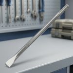 Hình ảnh thể hiện Mũi đục SDS Max Bosch 2608690233 chính hãng với thiết kế thân dài bằng thép hợp kim cường lực, đầu đục dẹt sắc bén chuyên dùng cho máy đục bê tông chuẩn SDS Max. Sản phẩm được tối ưu để đục phá bê tông, bóc gạch ốp lát, loại bỏ lớp vữa xi măng cứng và xử lý bề mặt vật liệu xây dựng trong các công trình dân dụng và công nghiệp. Mũi đục SDS Max Bosch 2608690233 có khả năng chịu va đập cao, chống mài mòn hiệu quả, mang lại tuổi thọ sử dụng lâu dài và hiệu suất làm việc ổn định cho thợ xây dựng và kỹ thuật viên chuyên nghiệp.