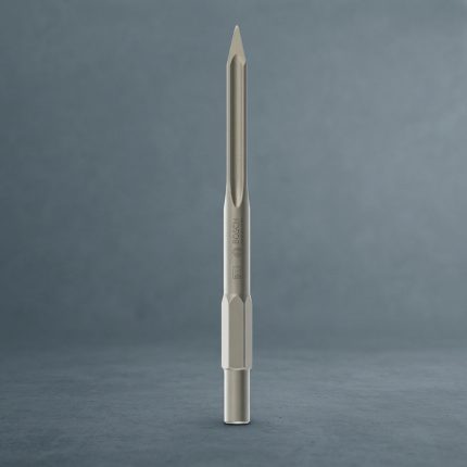 Hình ảnh Mũi đục nhọn Hex 30x400mm Bosch 2608690560 chính hãng được thiết kế chuyên dụng cho các công việc đục phá bê tông, đá tự nhiên, gạch xây và kết cấu xây dựng có độ cứng cao. Sản phẩm sở hữu chuôi lục giác (Hex) tiêu chuẩn giúp truyền lực đập mạnh mẽ, giảm rung lắc và nâng cao hiệu suất làm việc trên các dòng máy đục bê tông chuyên nghiệp. Được chế tạo từ thép hợp kim chất lượng cao theo tiêu chuẩn Bosch, mũi đục có khả năng chịu va đập lớn, chống mài mòn hiệu quả và đáp ứng nhu cầu thi công liên tục trong môi trường xây dựng và công nghiệp.