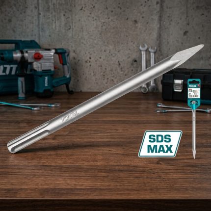 Hình ảnh Mũi đục nhọn đuôi SDS Max Total TAC1521182 18x400mm chính hãng với thiết kế đầu nhọn sắc bén, chuôi SDS Max tiêu chuẩn giúp truyền lực mạnh, tương thích với nhiều dòng máy đục bê tông chuyên nghiệp. Sản phẩm được chế tạo từ thép hợp kim chịu lực, chống mài mòn cao, thích hợp cho các công việc đục phá bê tông, đá, gạch và vật liệu xây dựng, mang lại hiệu suất thi công vượt trội và tuổi thọ lâu dài.