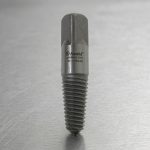 Mũi ren lấy đầu ống nước gãy Φ21 - 1/2" Asaki AK-3693 chính hãng được chế tạo từ thép hợp kim cường lực, thiết kế ren côn ngược chuyên dụng giúp tháo đầu ống nước, phụ kiện ren và khớp nối bị gãy hoặc kẹt hiệu quả trong công tác sửa chữa hệ thống cấp thoát nước và bảo trì công nghiệp.