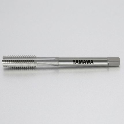 Mũi taro HT P2 M3x0.5 1.5P Yamawa TNMQ3.0G1 chính hãng Nhật Bản, thiết kế taro ren chính xác cao với cấp dung sai P2, bước ren 0.5mm, chiều dài cắt 1.5P, thích hợp gia công thép carbon, thép hợp kim và inox, mang lại chất lượng ren đồng đều và tuổi thọ dụng cụ vượt trội cho ngành cơ khí chính xác.